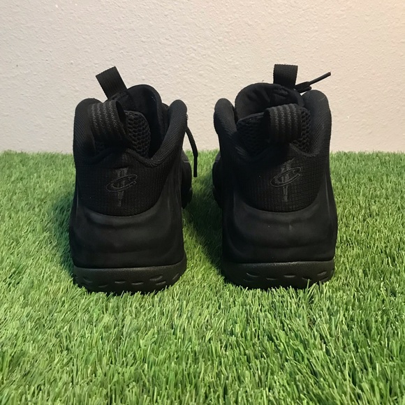 Nike Foamposites Triple Black (suede) main image 4